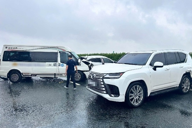 Tạm giữ tài xế Lexus dừng đột ngột, gây tai nạn liên hoàn trên cao tốc
