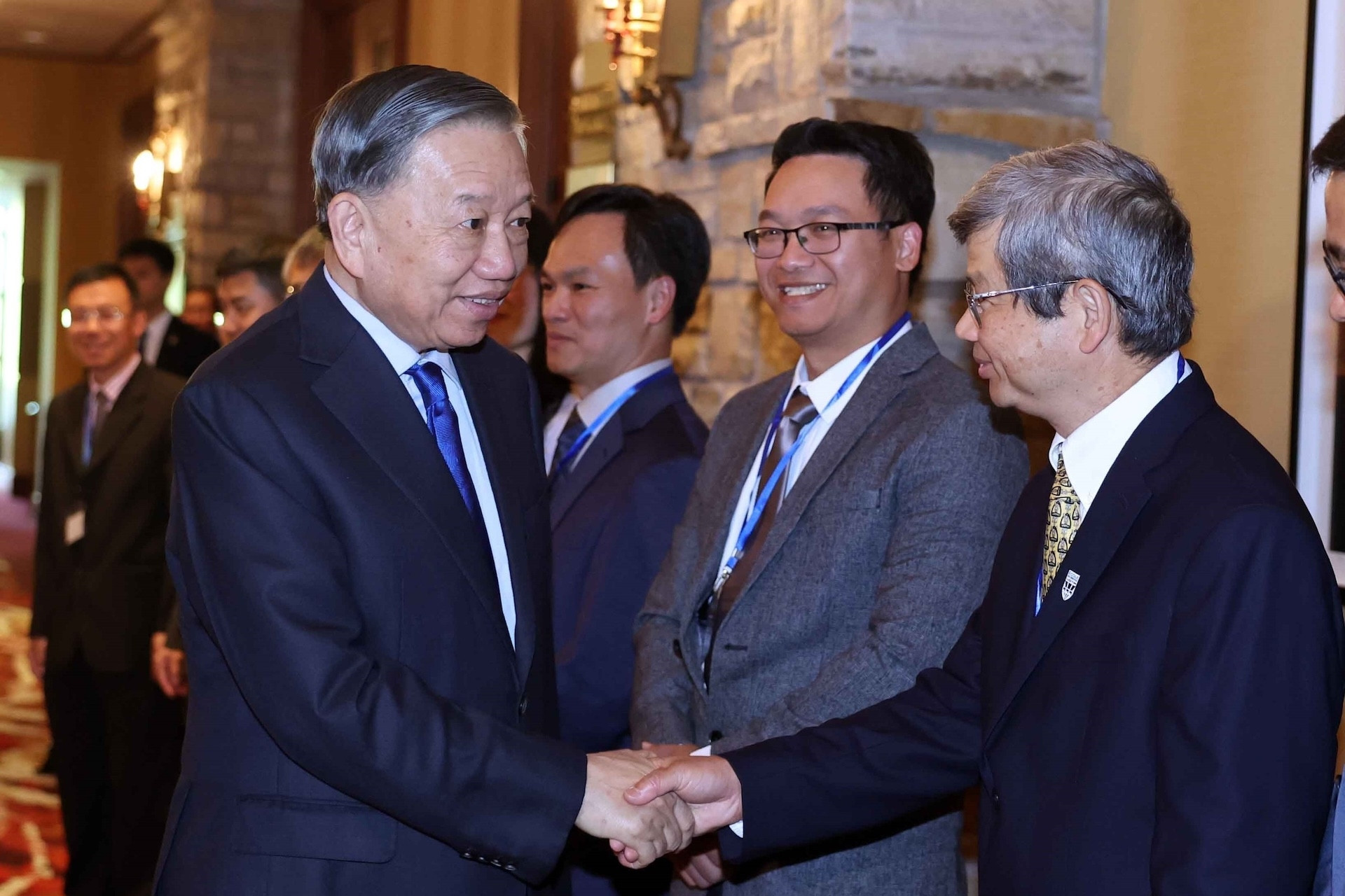 Tổng Bí thư, Chủ tịch nước: Đóng góp cho đất nước không nhất thiết về nước lâu dài
