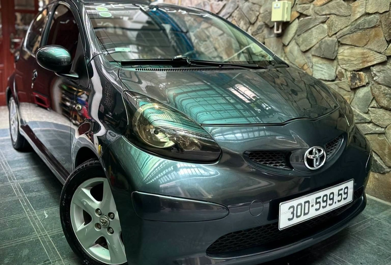 Toyota Aygo 2006 số sàn, xe nhỏ, lạ và hiếm giá 125 triệu có nên mua?
