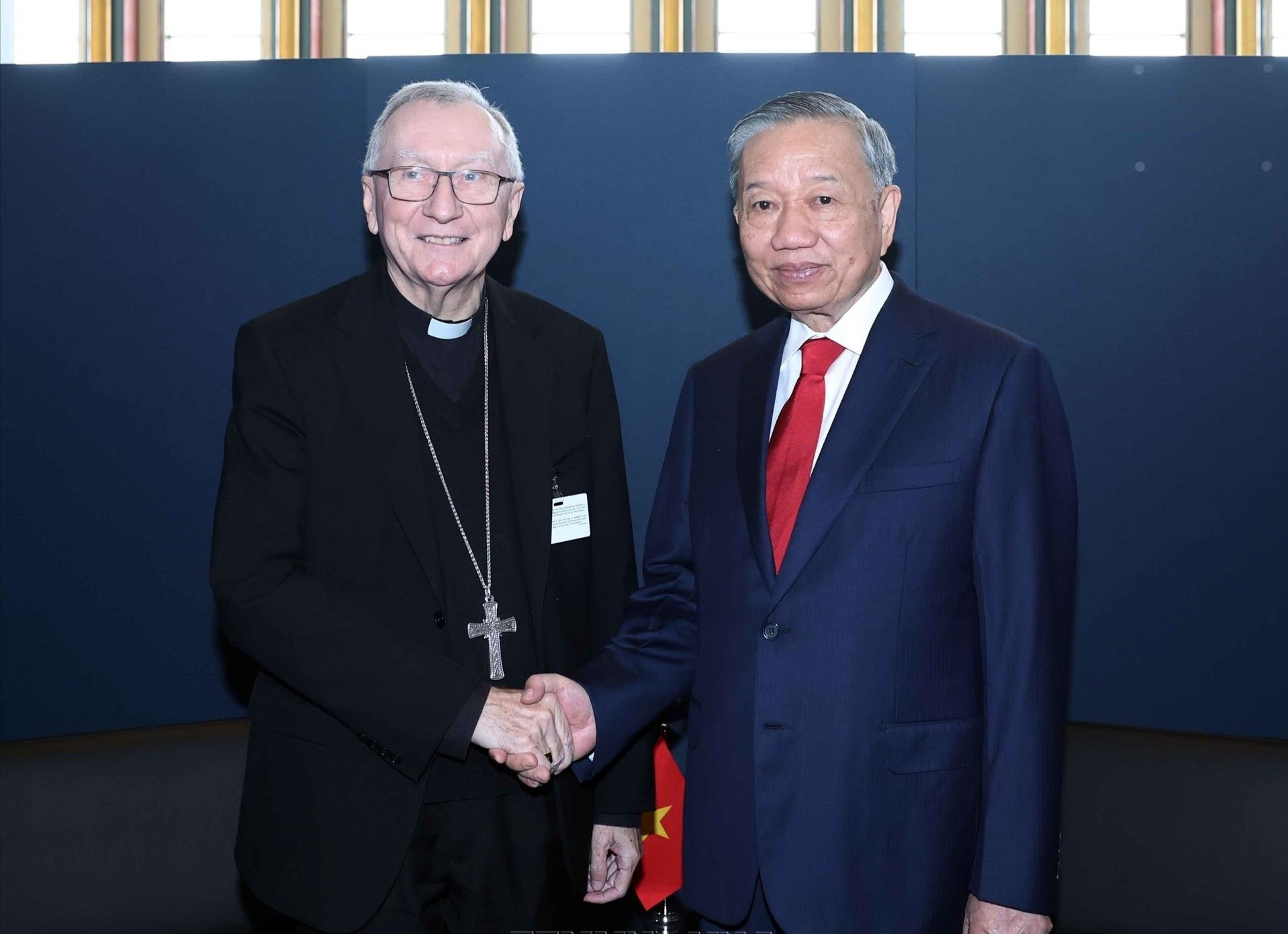 https://static-images.vnncdn.net/vps_images_publish/000001/000003/2026/9/26/vna-potal-tong-bi-thu-chu-tich-nuoc-to-lam-gap-thu-tuong-vatican-904264723-13-15-5-2265.jpg