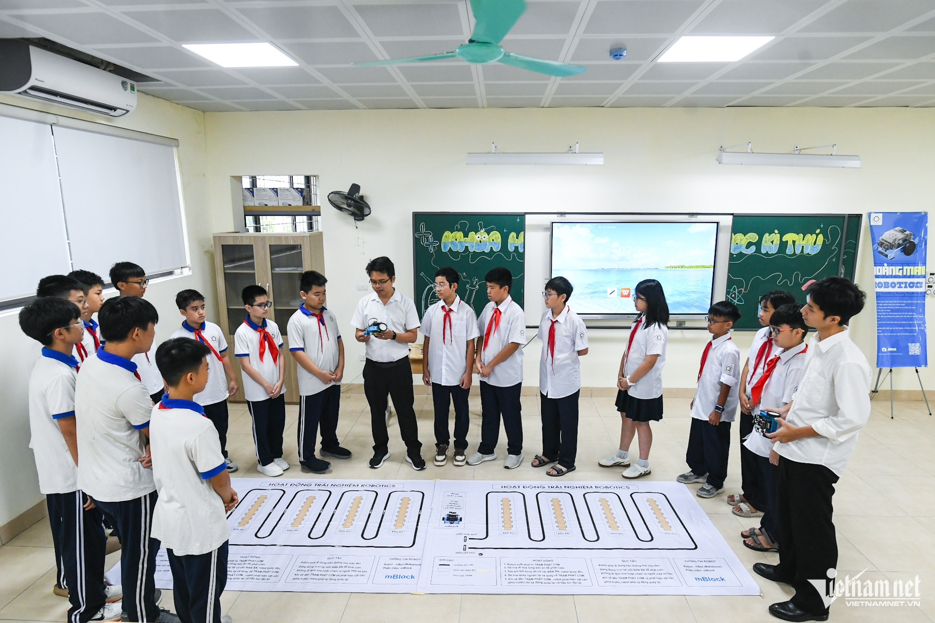 https://static-images.vnncdn.net/vps_images_publish/000001/000003/2026/9/26/w-thcs-hoang-mai-giao-duc-hanoi-20jpg-1938.jpg