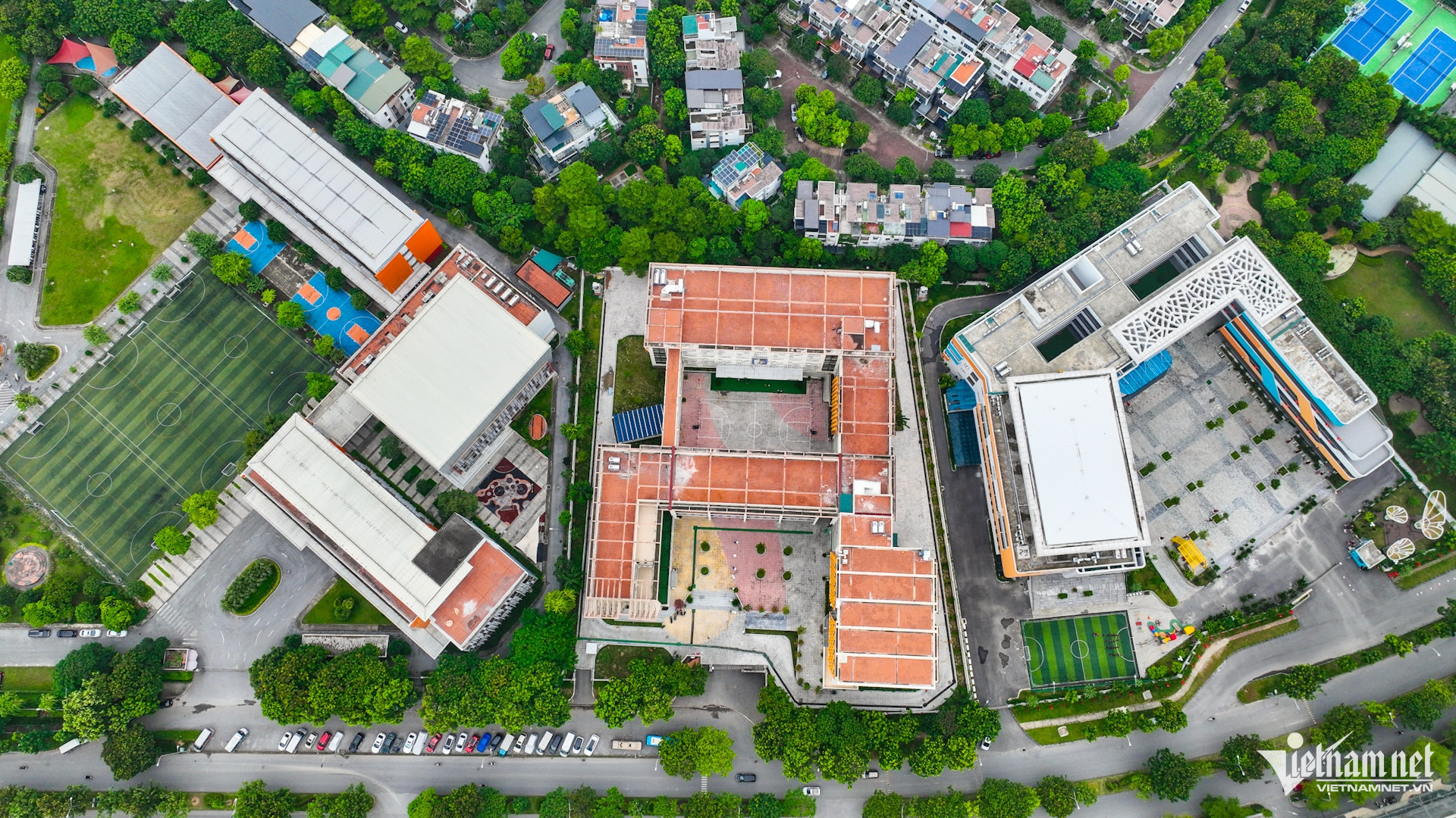 https://static-images.vnncdn.net/vps_images_publish/000001/000003/2026/9/26/w-thcs-hoang-mai-giao-duc-hanoi-46jpg-1927.jpg