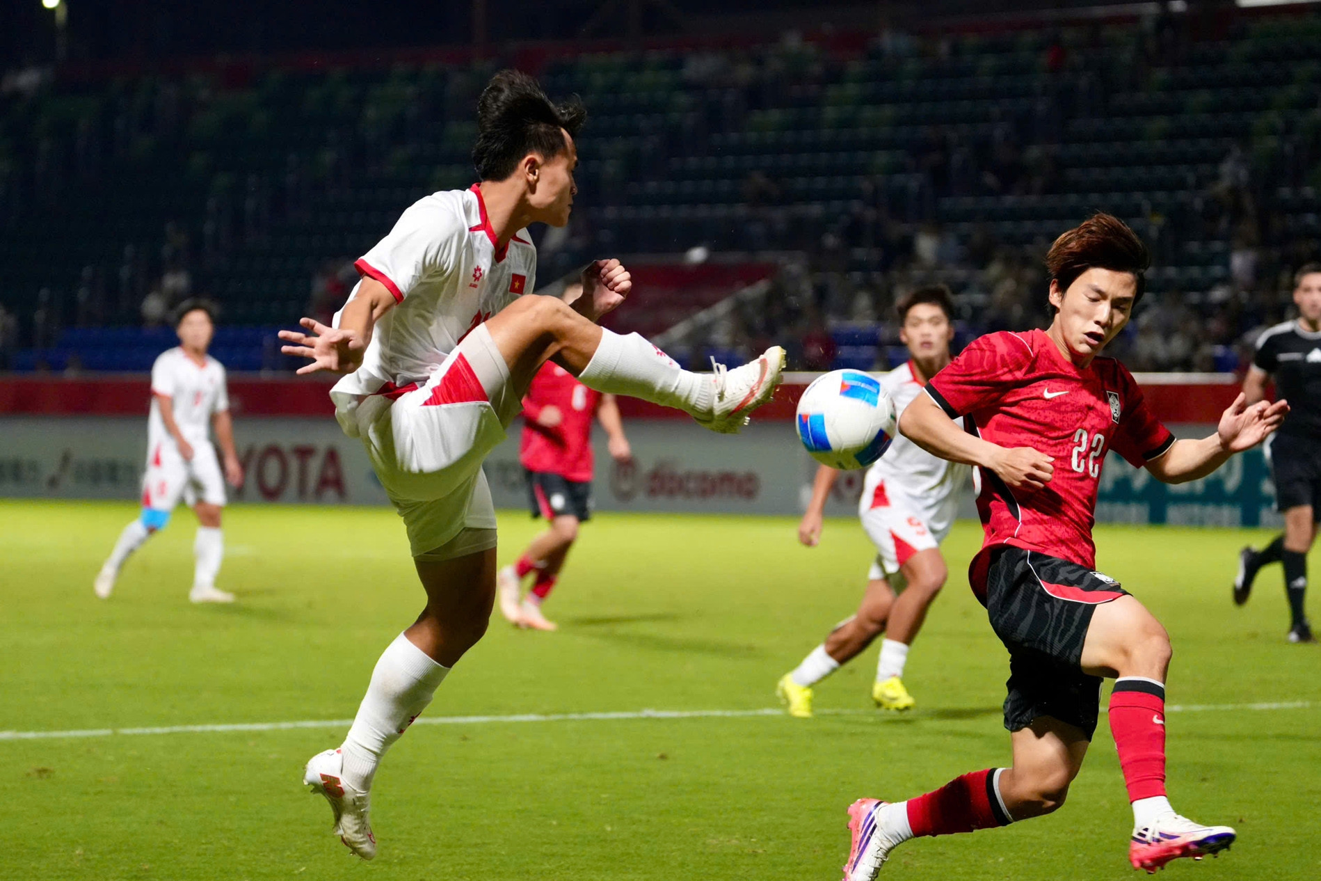 Xác định 2 cặp đấu vòng bán kết bóng đá nam Asiad 2026