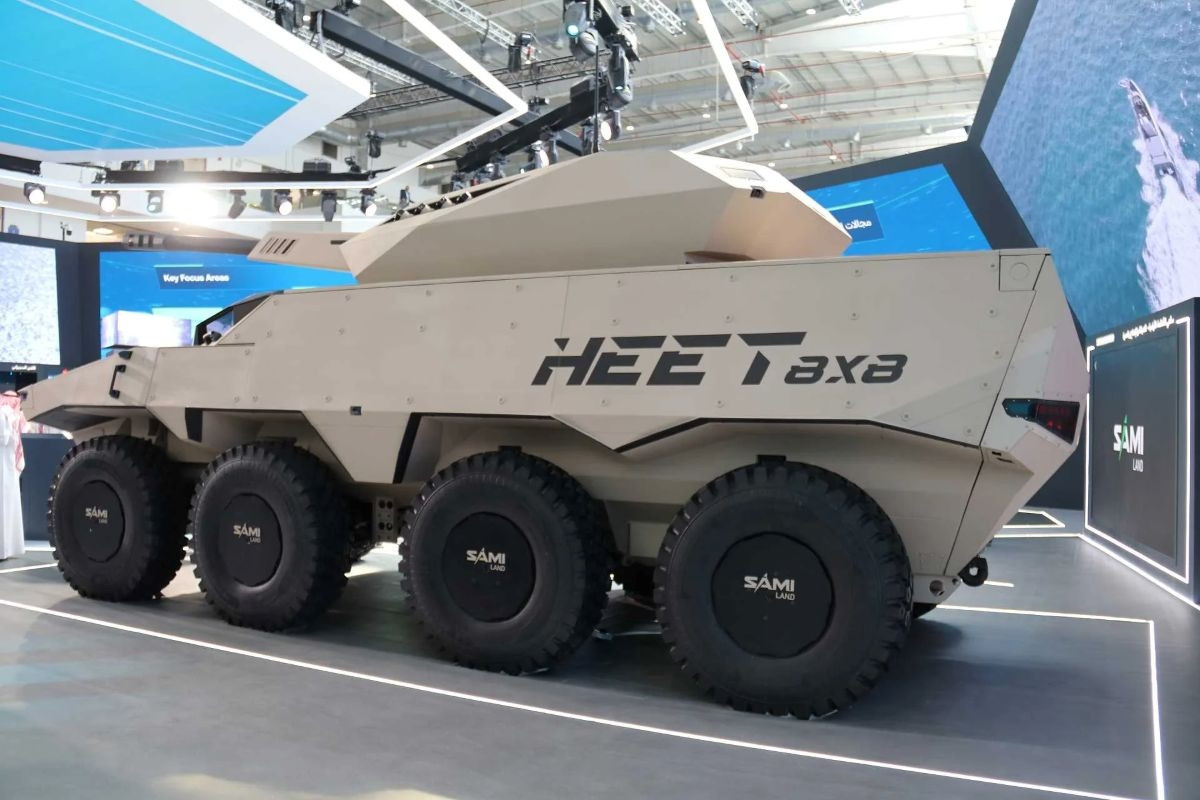 Ả Rập Xê Út trình làng ‘quái thú sa mạc’ HEET 8x8 và HEET 4x4 góc quan sát 180 độ