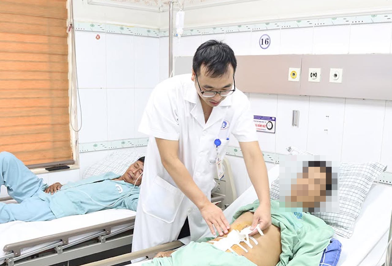 Đang đi làm, người đàn ông vỡ phình động mạch chủ nguy kịch