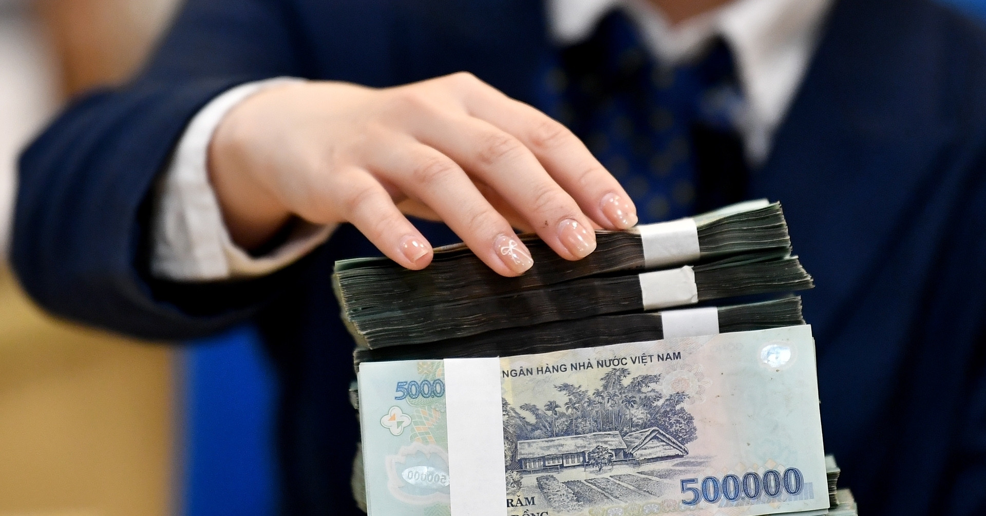 Mua gói bảo hiểm 300 triệu, chồng qua đời vì ung thư nhưng không được chi trả