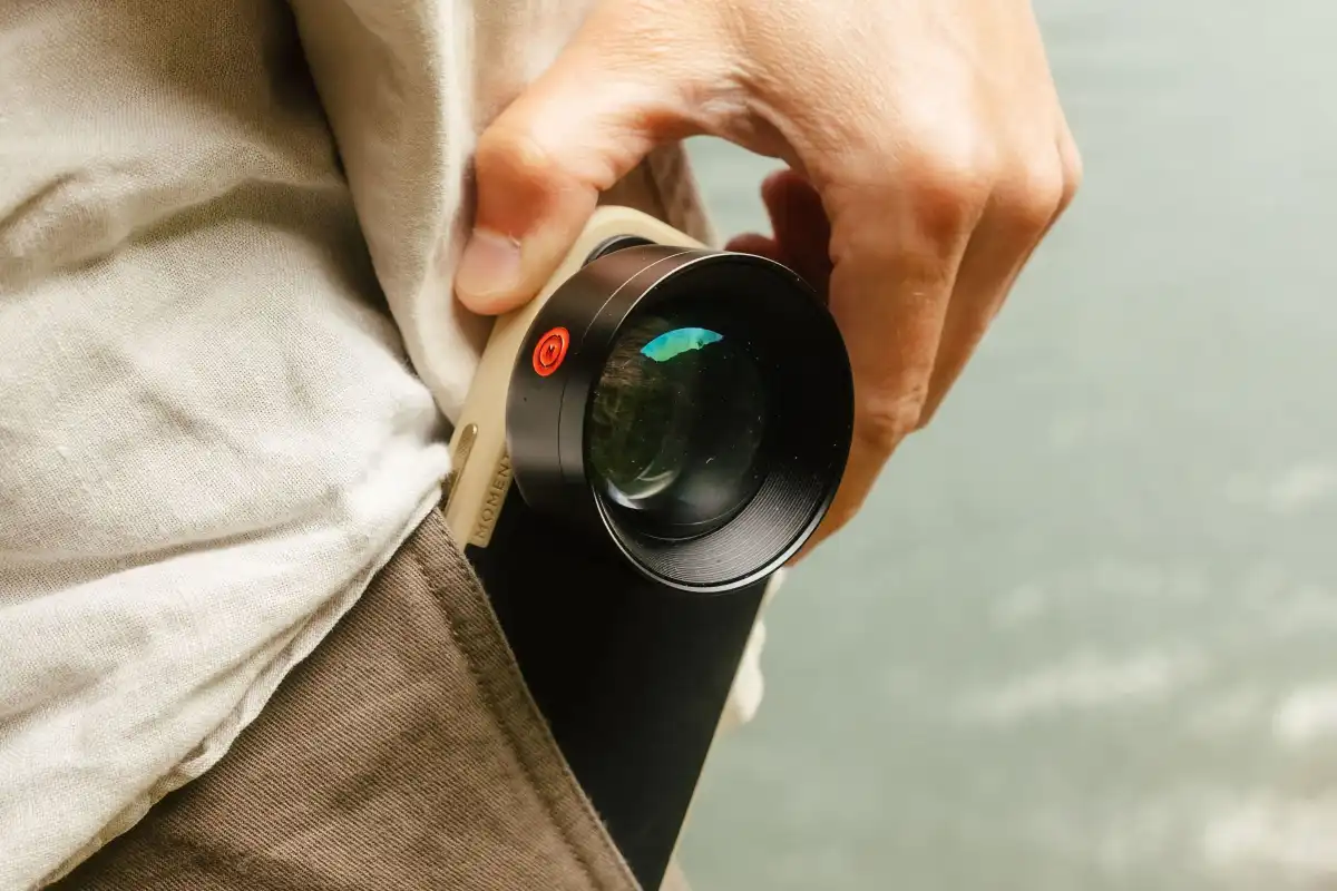 Muốn iPhone chụp như máy ảnh, 7 phụ kiện này sẽ 'lột xác' camera
