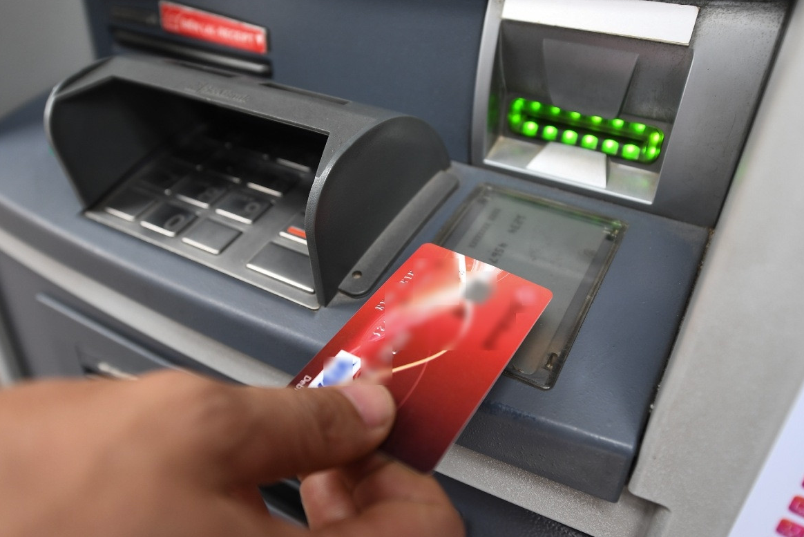 chuyen tien qua atm.png