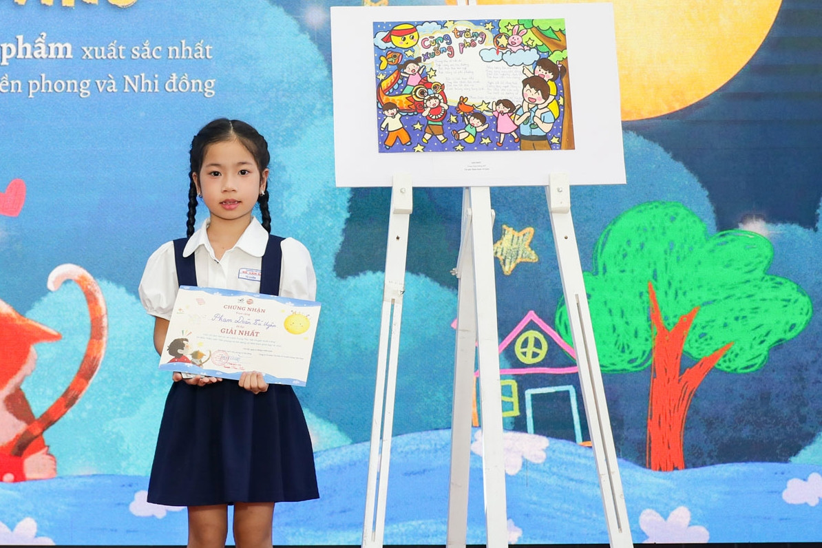 Cô bé 7 tuổi giành giải Nhất 'Kể chuyện dưới Trăng'