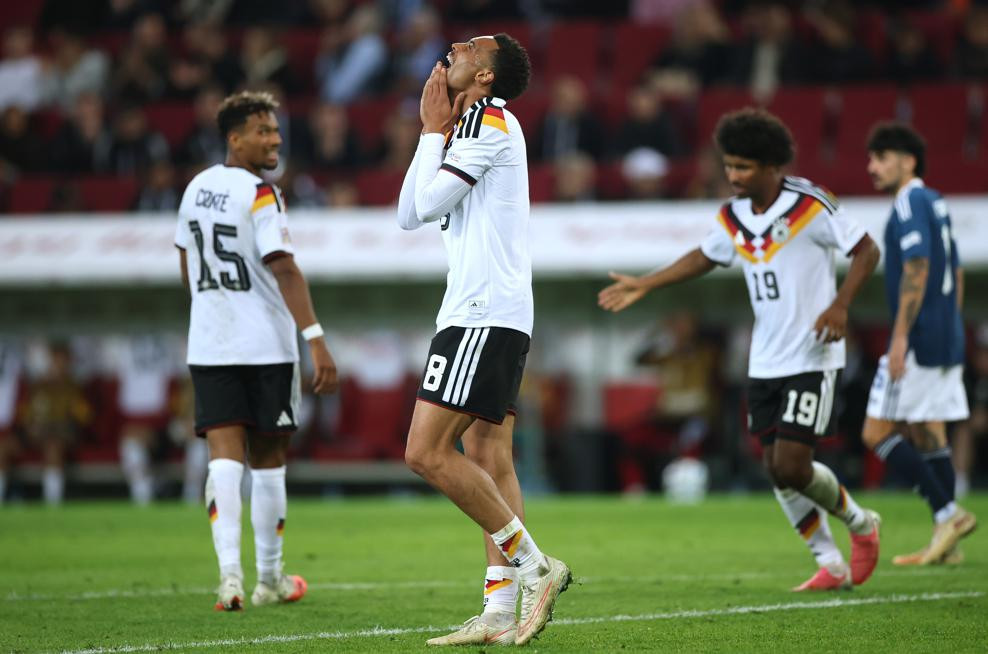 editorial_uefa_com fbl eur nations ger gre.jpg