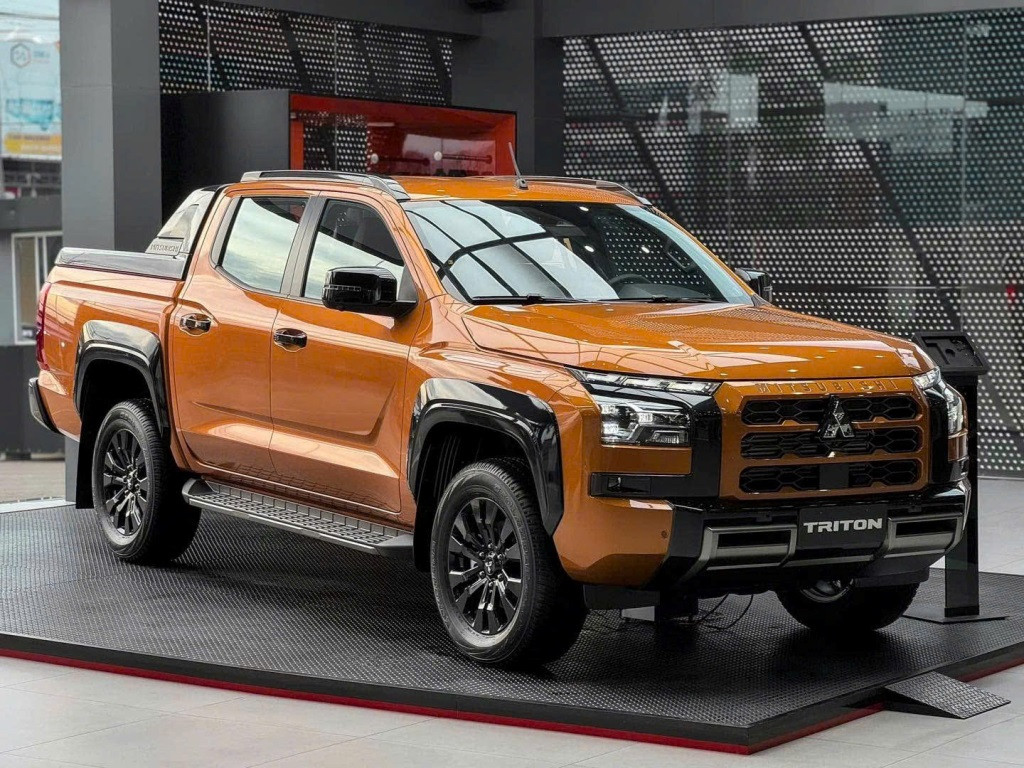 Mitsubishi Triton.jpeg