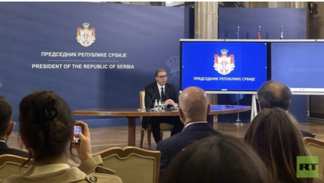 Tổng thống Serbia tuyên bố từ chức. Ảnh: RT