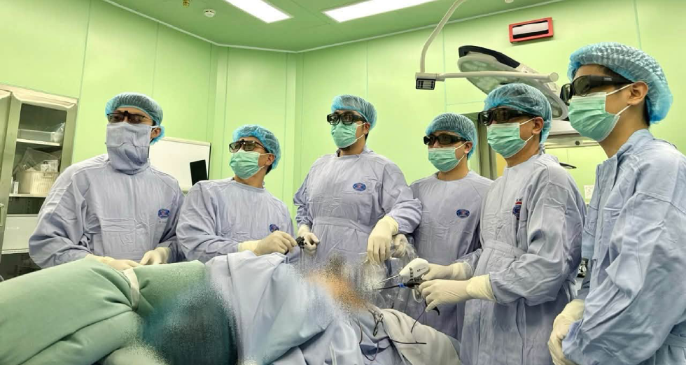 Từ vệt máu lạ, người phụ nữ bất ngờ phát hiện 2 bệnh ung thư