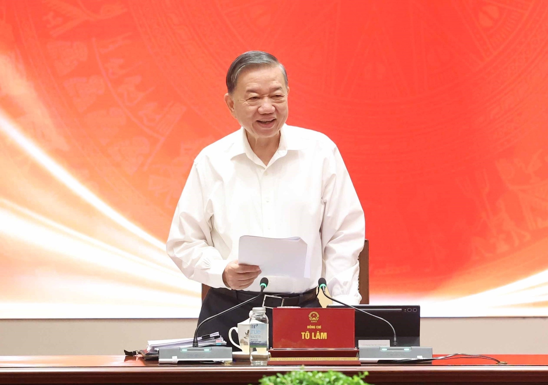 vna_potal_tong_bi_thu_chu_tich_nuoc_chu_tri_phien_hop_ve_hoan_thien_the_che_va_thuc_thi_phap_luat_9053270.jpg