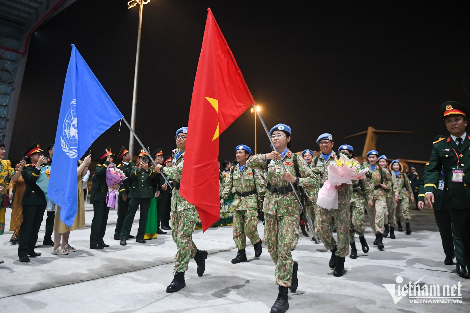 W-mũ nồi xanh   nguyễn huế 2.jpg