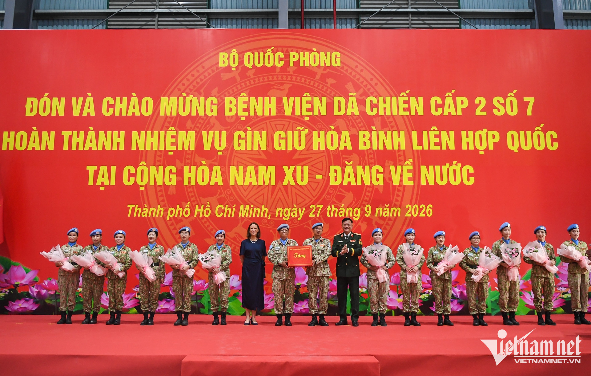 W-mũ nồi xanh   nguyễn huế 7.jpg