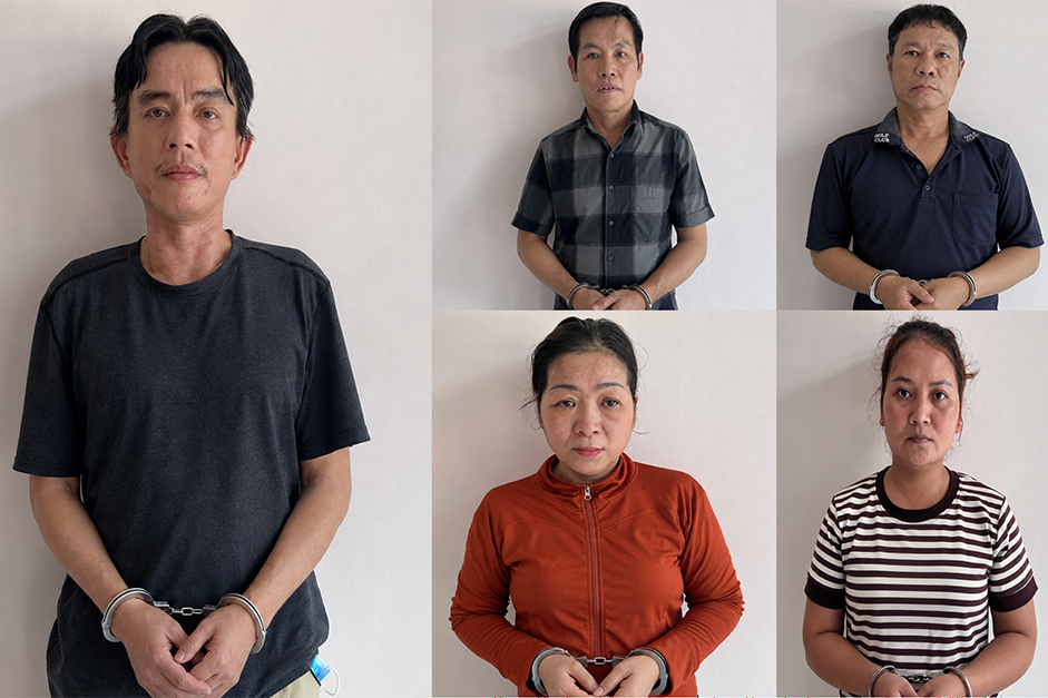 Bắt nhóm 5 người dùng đá cuội giả thiên thạch, lừa bán giá triệu USD