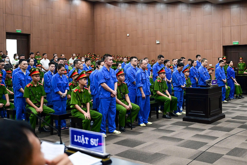 Cựu viện trưởng khai ‘biến’ người thường thành ‘mất khả năng điều khiển hành vi’