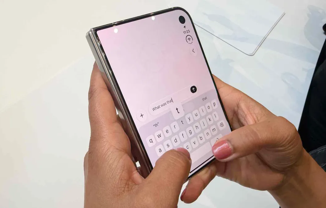 iPhone Duo 02.png