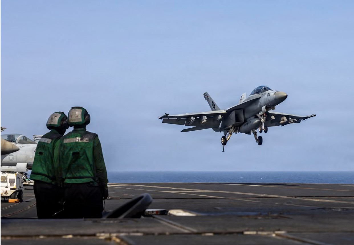Mỹ cho biết họ đã tấn công 80 mục tiêu xung quanh eo biển Hormuz. Ảnh: US Navy