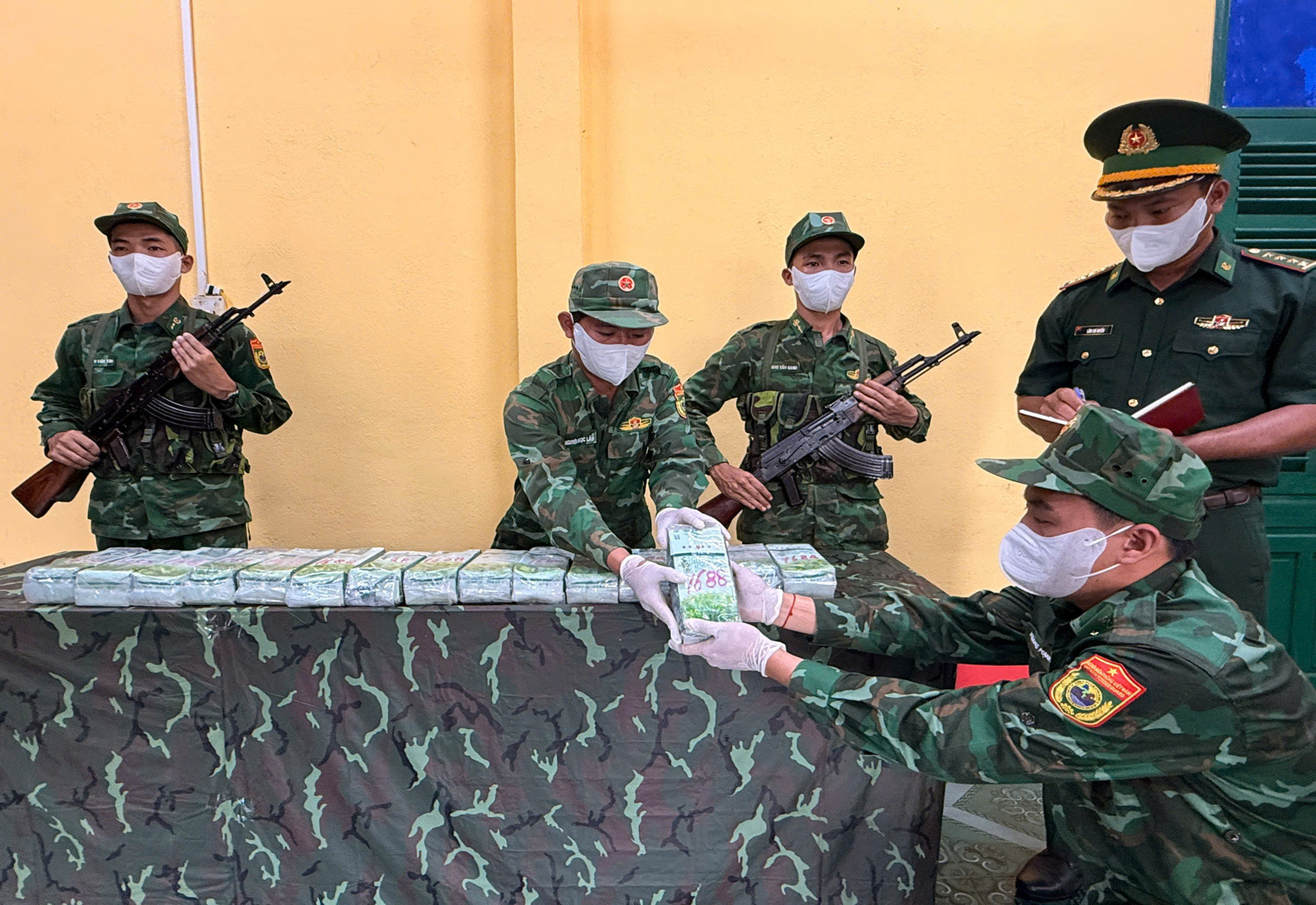 thoi su 29 9(2).jpg