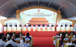 W-tu bo dien Kinh Thien 4.jpg