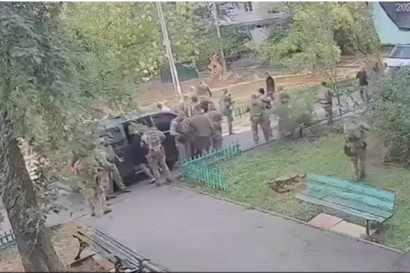 Lý do nhân viên 2 cơ quan an ninh mạnh nhất Ukraine đấu súng