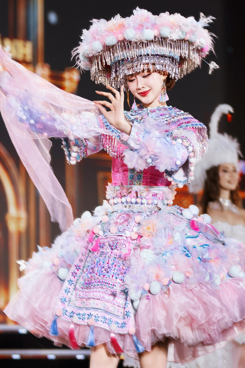 https://static-images.vnncdn.net/vps_images_publish/000001/000003/2026/9/3/miss-world-002-415.jpeg