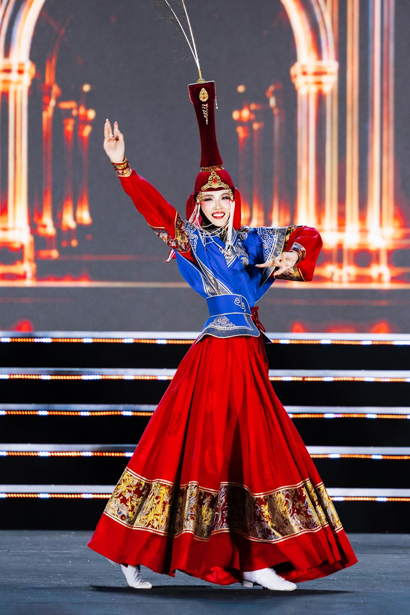 https://static-images.vnncdn.net/vps_images_publish/000001/000003/2026/9/3/miss-world-010-422.jpeg