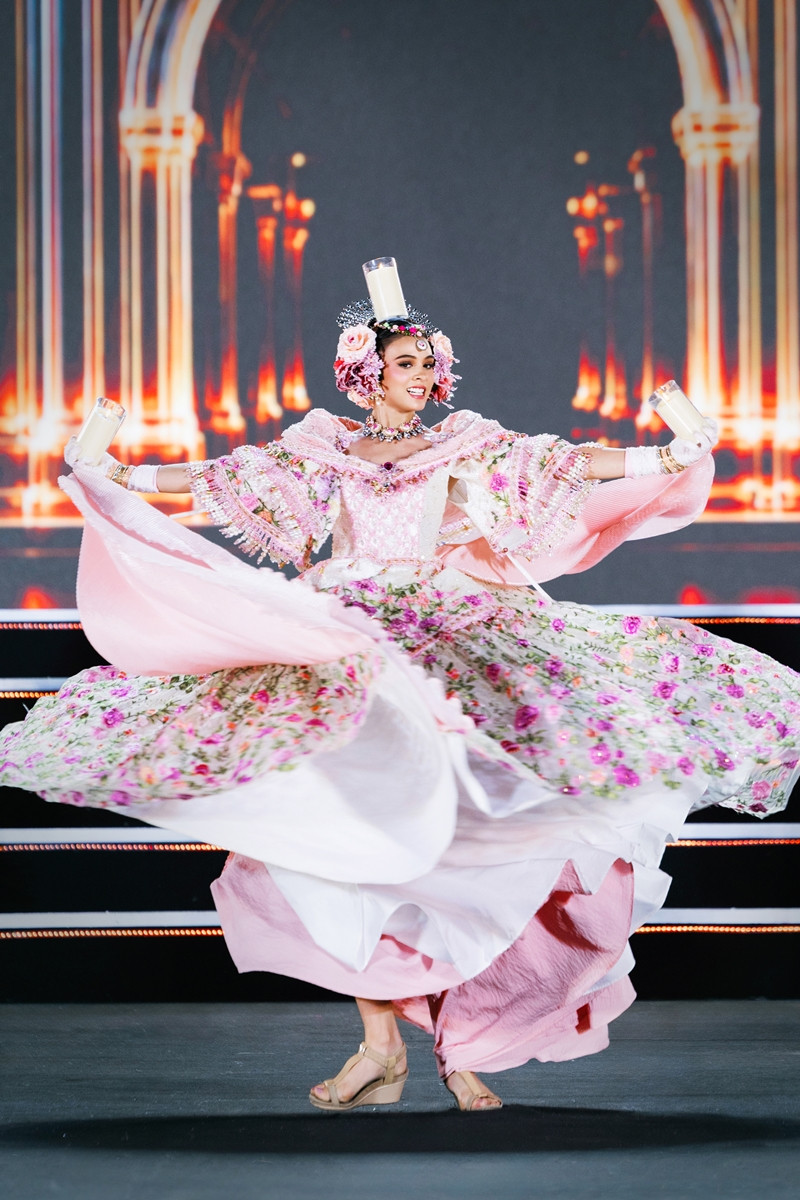 https://static-images.vnncdn.net/vps_images_publish/000001/000003/2026/9/3/miss-world-011-418.jpeg