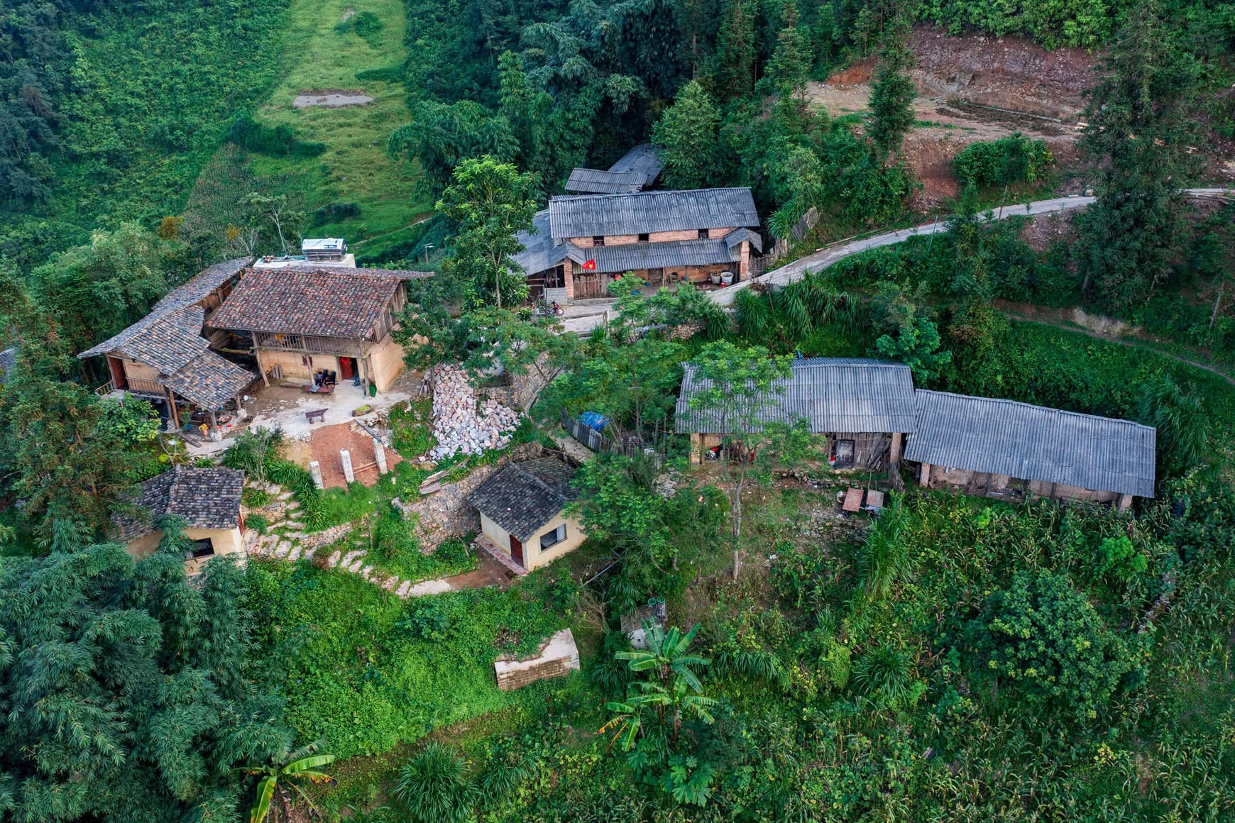 Mua nhà cũ giữa rừng sa mộc, chàng trai Bắc Ninh dựng homestay tiện nghi
