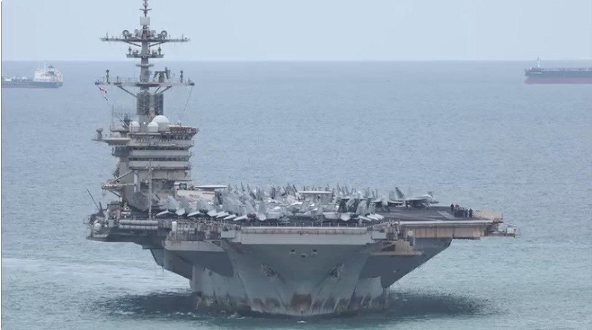 Tàu sân bay USS Abraham Lincoln rỉ sét. Ảnh: US Navy