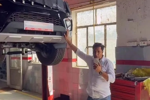 Vừa mua xe SUV sau 2 ngày, chủ xe tá hỏa vì hộp số hỏng phải thay mới