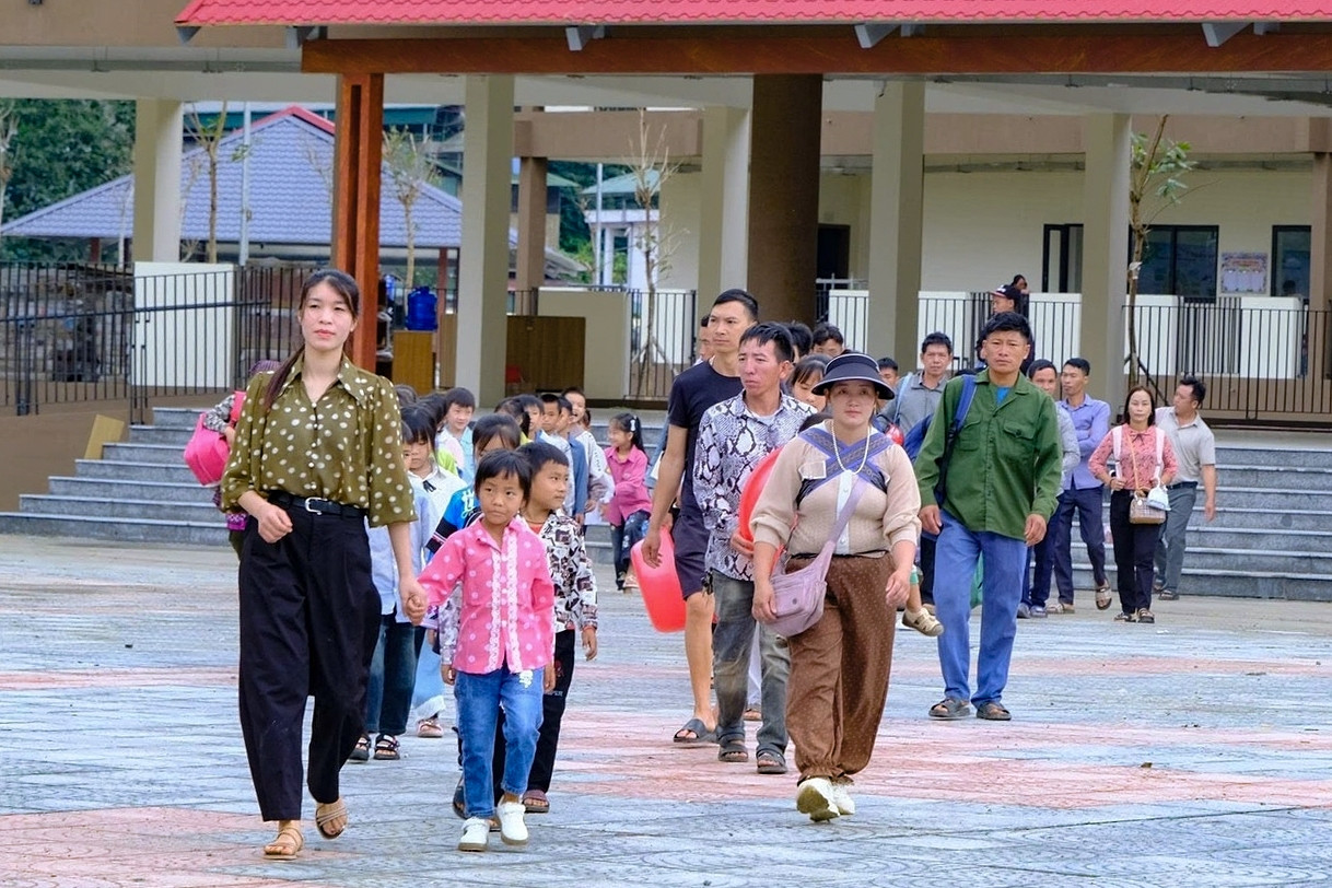 Vùng cao năm học mới: Sửa trường sau lũ, bổ sung giáo viên, đón học sinh