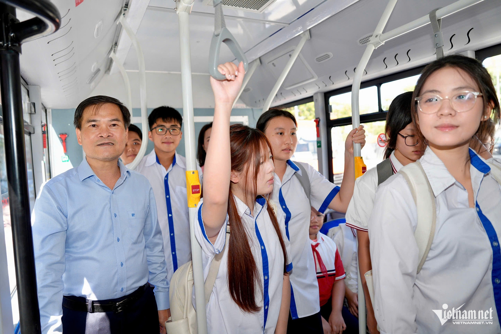 https://static-images.vnncdn.net/vps_images_publish/000001/000003/2026/9/3/w-anh-8-2256.jpeg