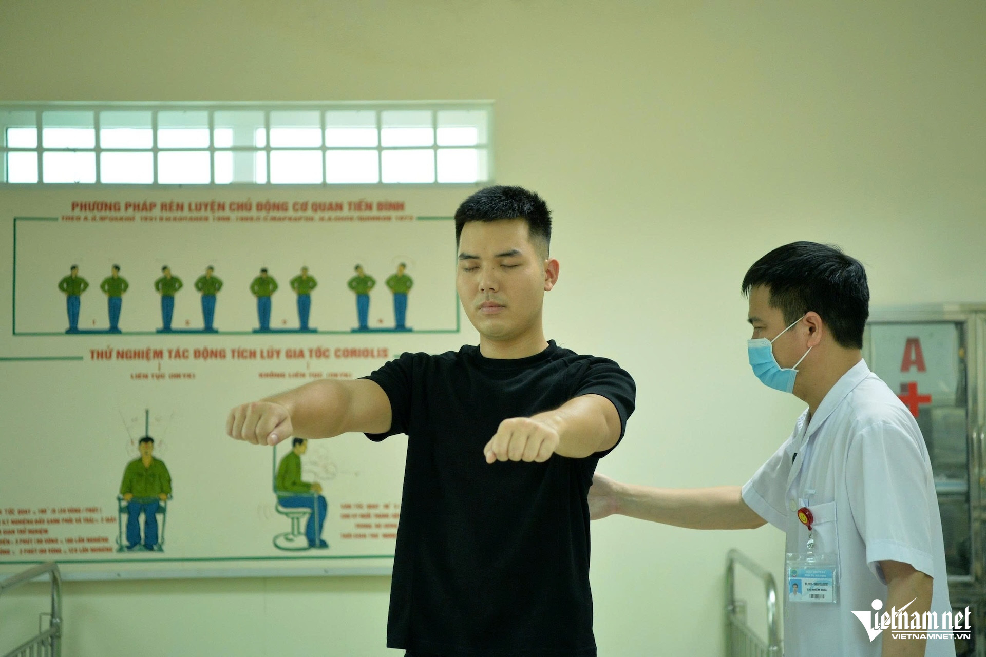 W-Kham tuyen phi cong 4.jpg