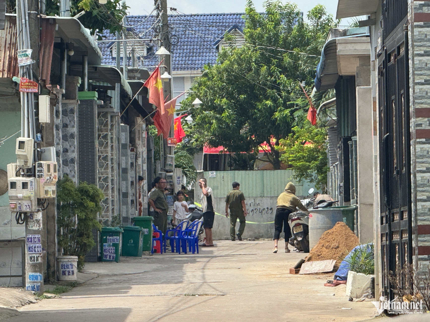 W-phong toa hien truong.jpg