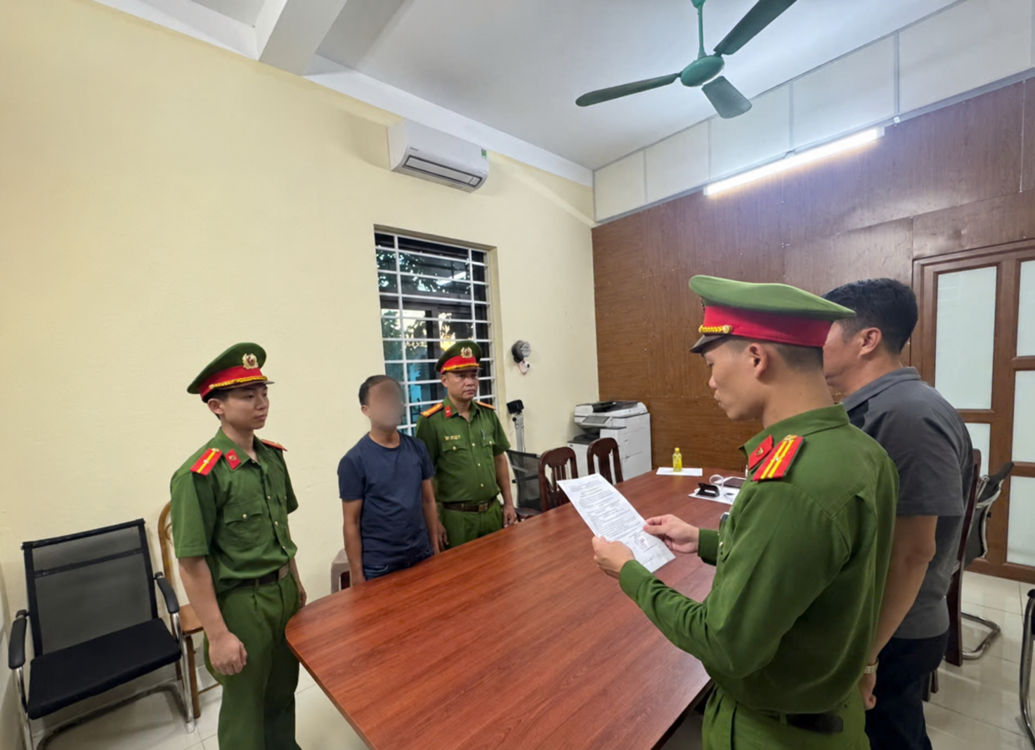Ảnh công bố Quyết định.png