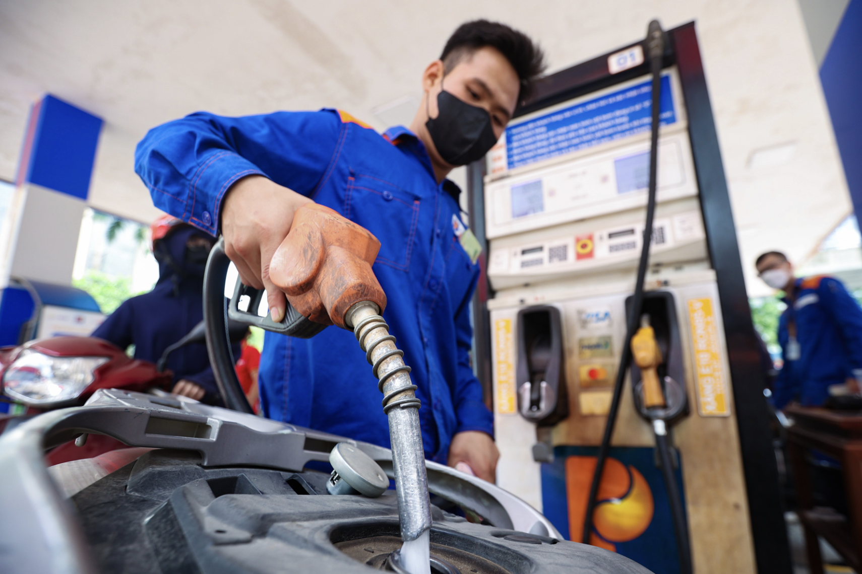 Doanh nghiệp tự quyết giá xăng dầu, mỗi cửa hàng sẽ có một giá