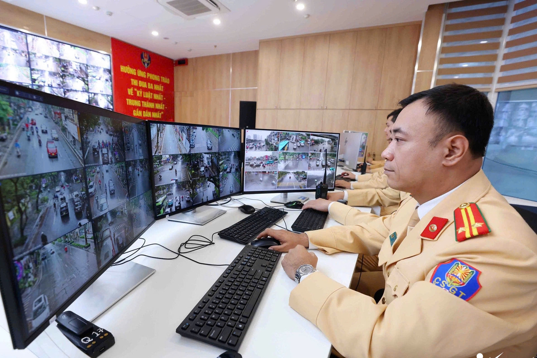 Hà Nội đưa gần 5.000 camera AI vào hoạt động, thử nghiệm 'Cảnh sát thông minh'