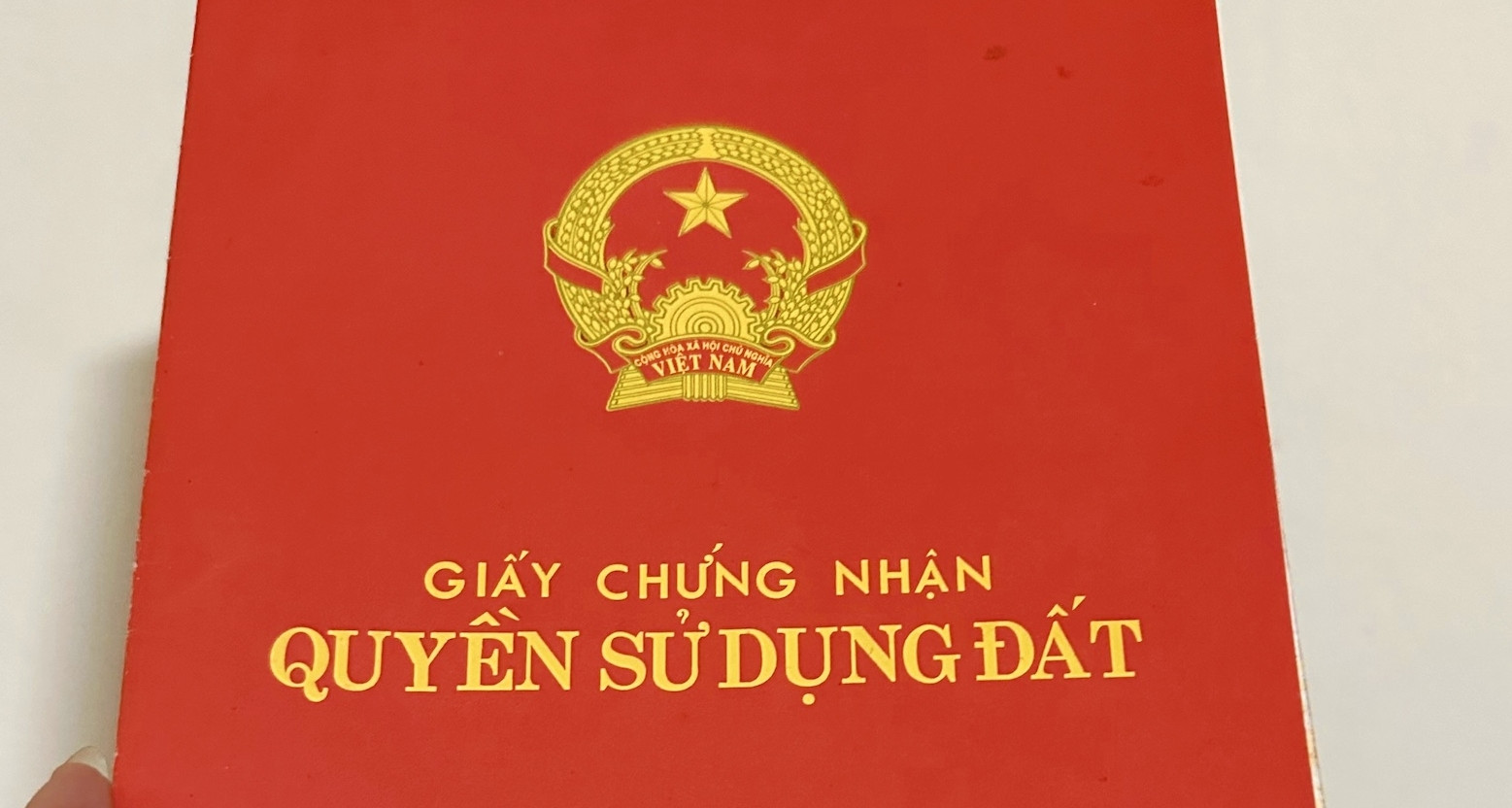 Mua 23m2 đất Hà Nội bằng giấy viết tay, nộp thuế vẫn không được cấp sổ đỏ