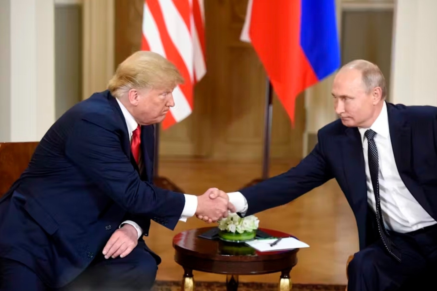 Ông Trump ủng hộ kế hoạch nới lỏng trừng phạt Nga