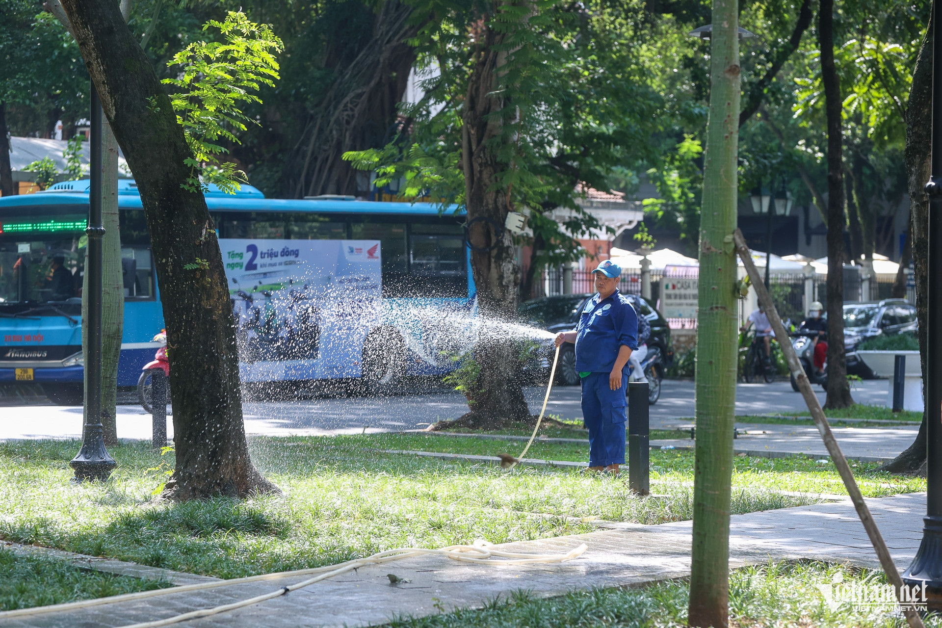 https://static-images.vnncdn.net/vps_images_publish/000001/000003/2026/9/30/w-2b-nang-nong-9837-1454.jpg