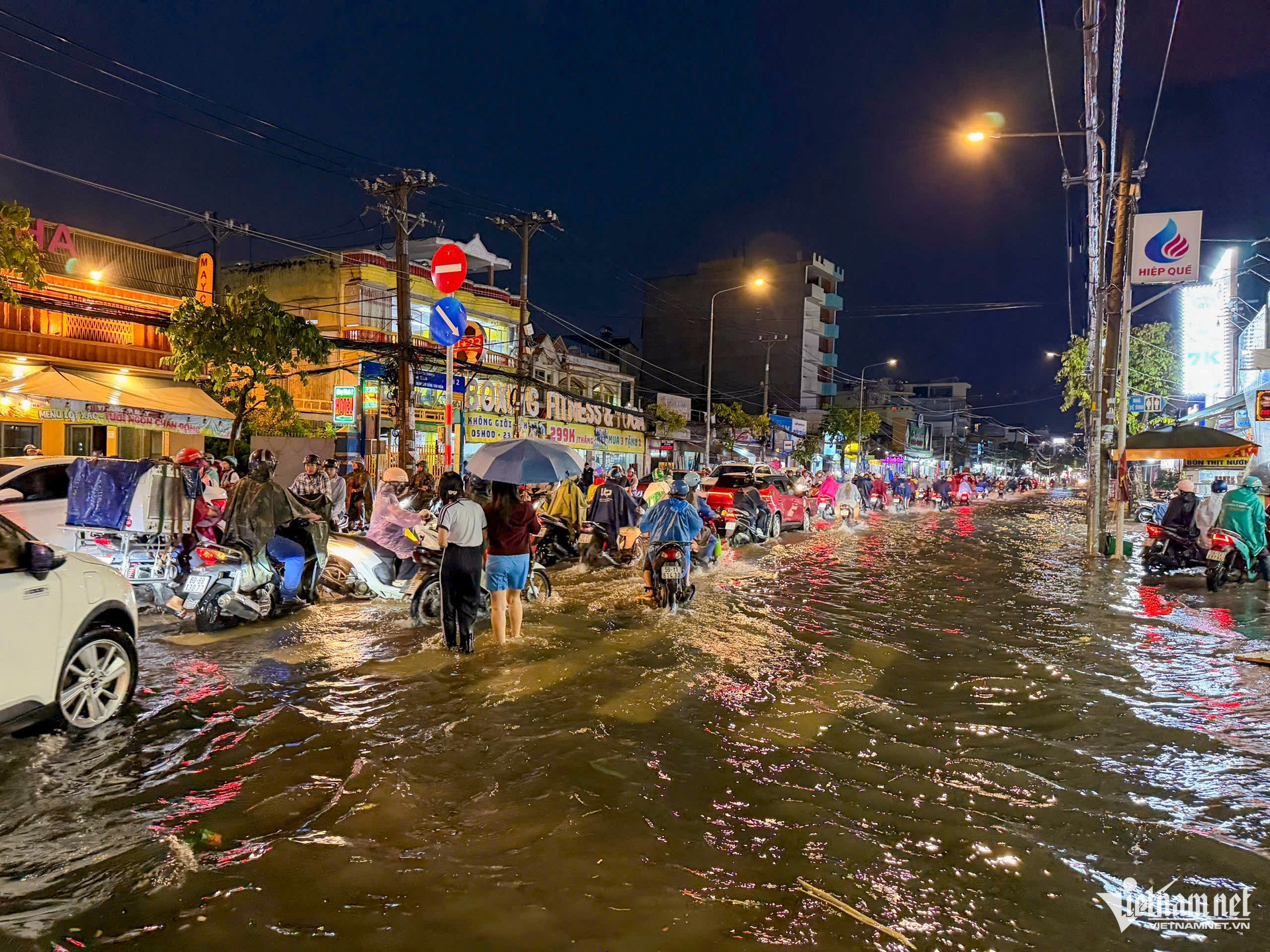 W-Ngập 30 9  Tuấn Hùng 19.jpg