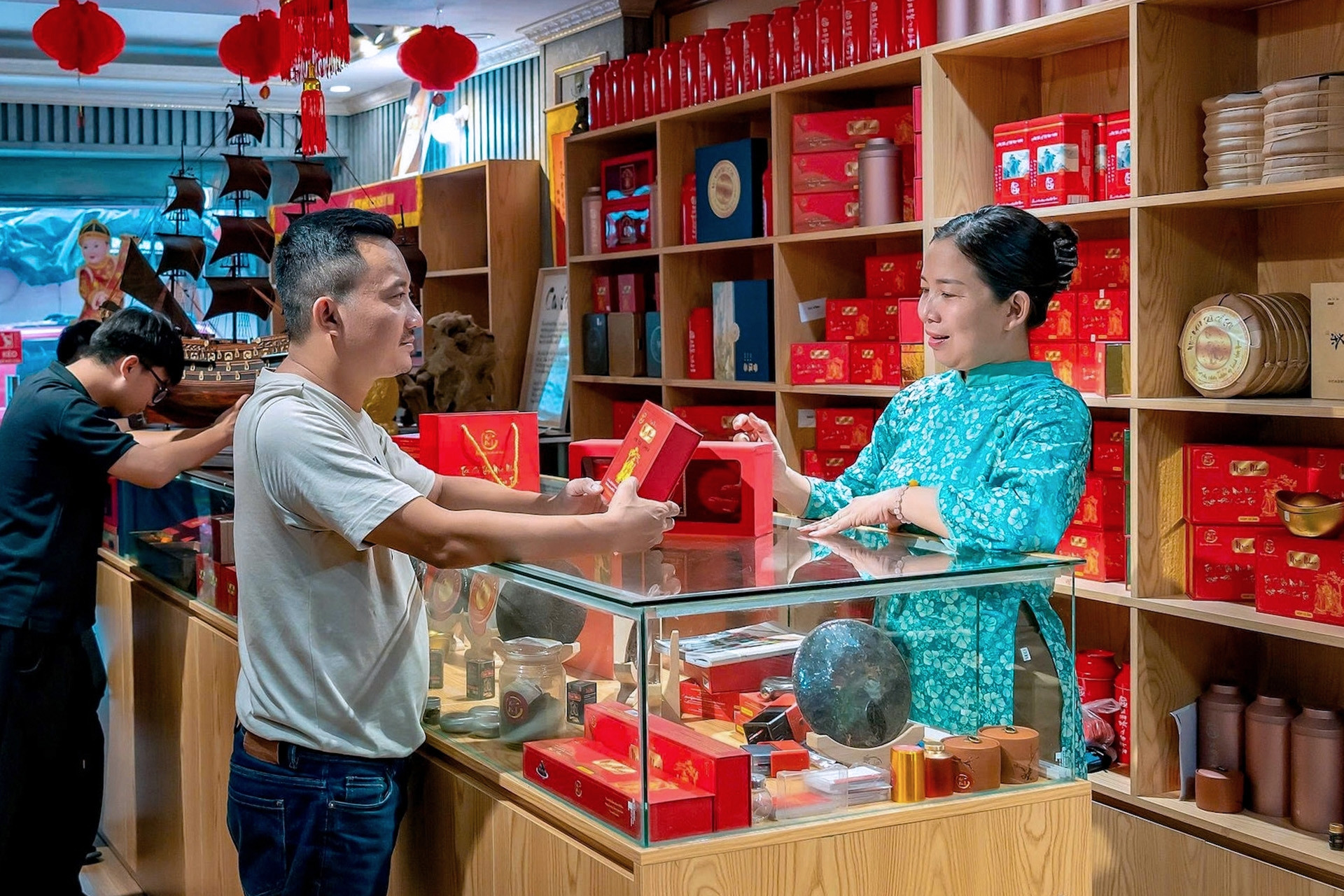 Giảm thuế và cởi trói pháp lý: Động cơ tăng trưởng hai con số
