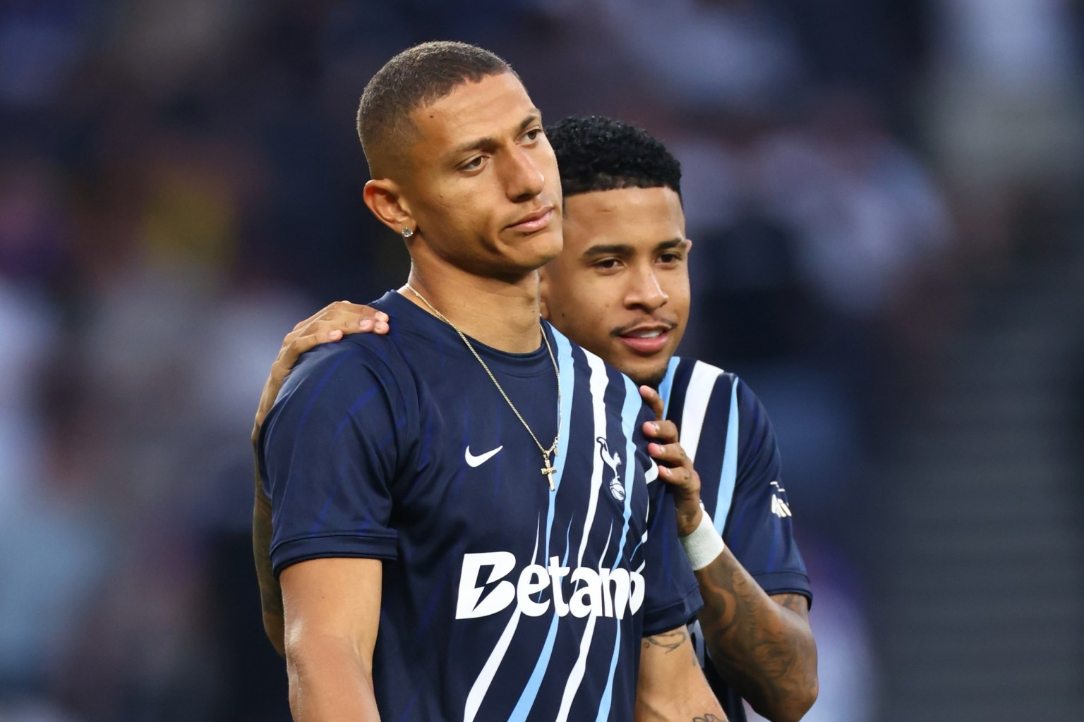 Richarlison bị gạch tên khỏi đội hình Tottenham