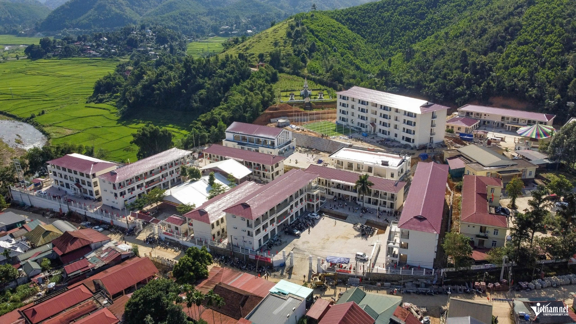 W-a1Hơn 700 học sinh háo hức ngày khai giảng.jpg