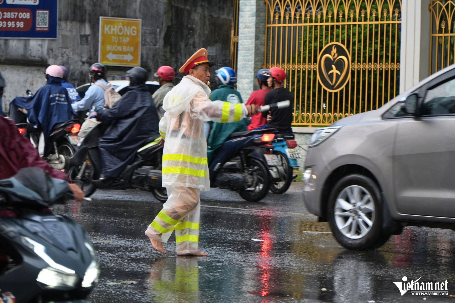 W-ngap quoc lo 1 2.jpg