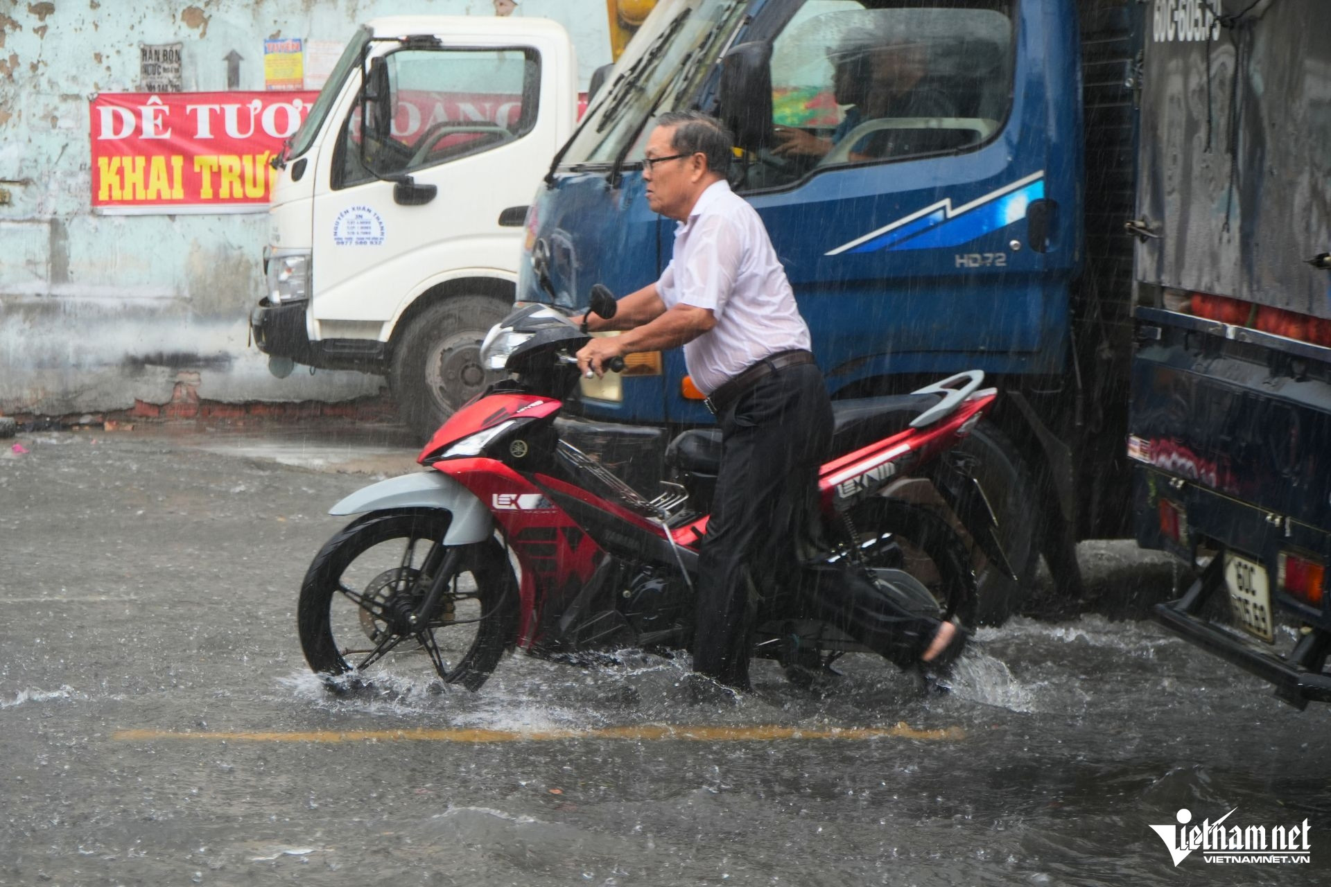 W-ngap quoc lo 1 3.jpg