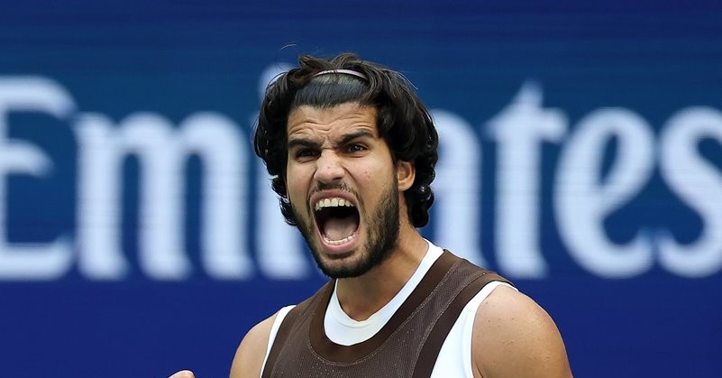 Carlos Alcaraz lần thứ 5 vào tứ kết US Open